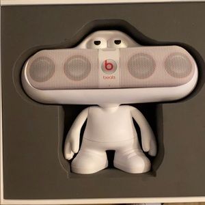 Beats pills character stand in Original box